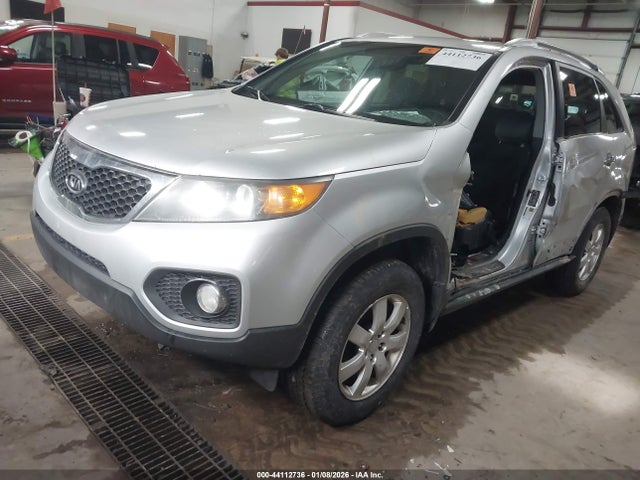 44112736 :رقم المزاد ، 5XYKT4A19BG172376 vin ، 2011 Kia Sorento Lx مزاد بيع