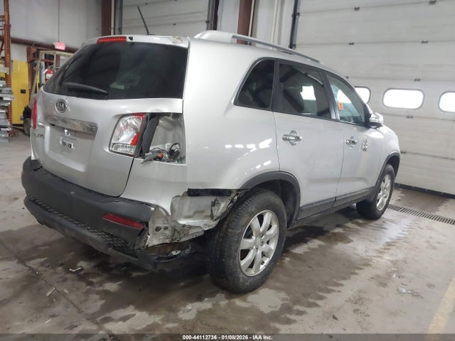 44112736 :رقم المزاد ، 5XYKT4A19BG172376 vin ، 2011 Kia Sorento Lx مزاد بيع