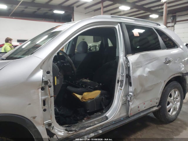 44112736 :رقم المزاد ، 5XYKT4A19BG172376 vin ، 2011 Kia Sorento Lx مزاد بيع