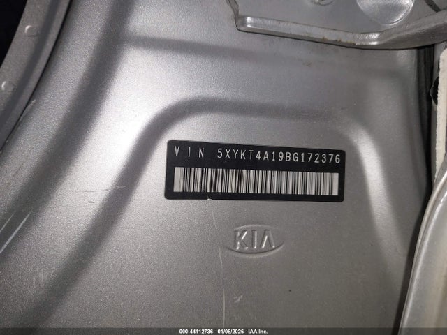 44112736 :رقم المزاد ، 5XYKT4A19BG172376 vin ، 2011 Kia Sorento Lx مزاد بيع