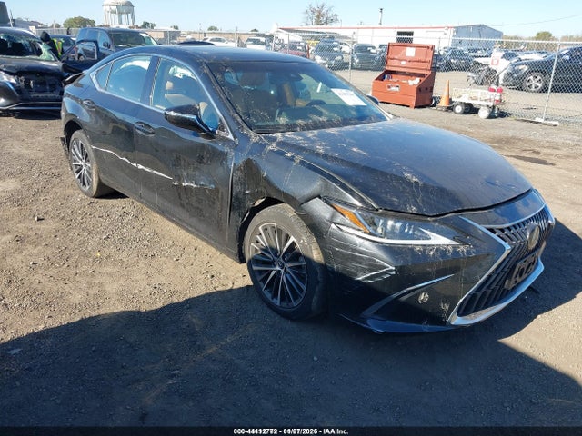44112772 :رقم المزاد ، 58ADZ1B12NU111575 vin ، 2022 Lexus Es 350 مزاد بيع