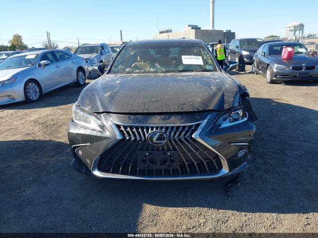 2022 Lexus Es 350 მანქანა იყიდება აუქციონზე, vin: 58ADZ1B12NU111575, აუქციონის ნომერი: 44112772