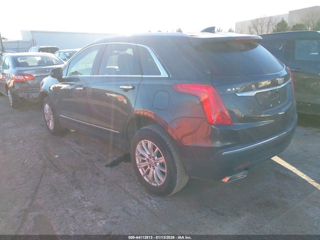 2018 CADILLAC XT5 1GYKNARS4JZ142573 Photo 2