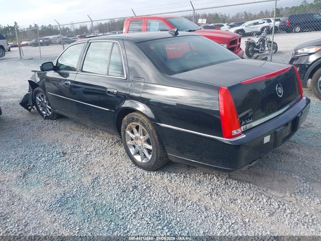 2010 CADILLAC DTS 1G6KD5EY5AU106126 Photo 2