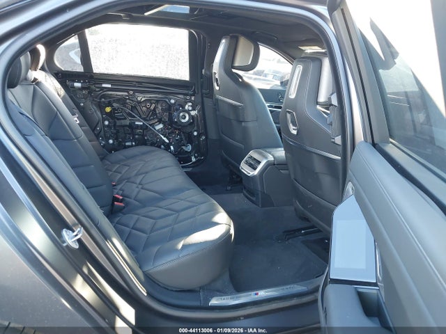 2024 BMW 760 WBA33EJ01RCR17375 Photo 7