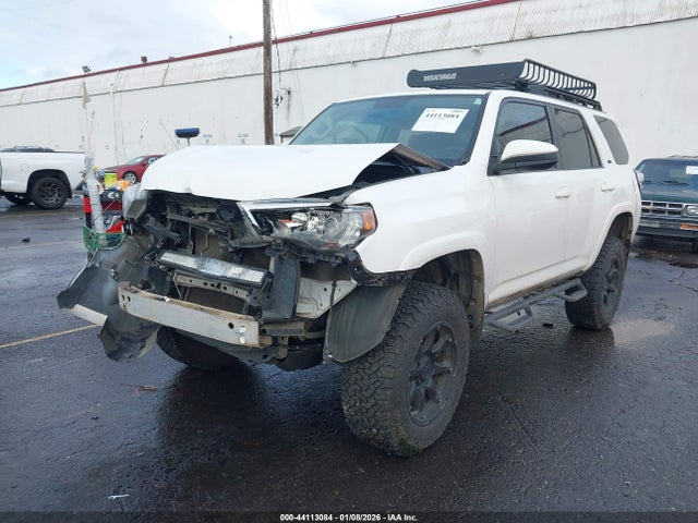 JTEBU5JR9J5530734 Toyota 4RUNNER SR5