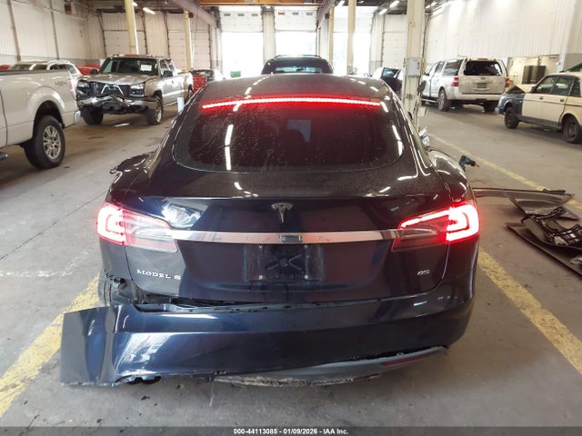 44113085 :رقم المزاد ، 5YJSA1CN7DFP27954 vin ، 2013 Tesla Model S مزاد بيع