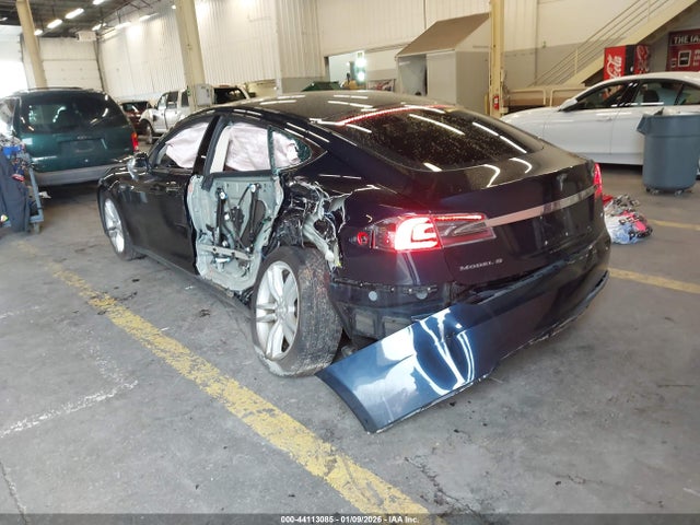 2013 TESLA MODEL S 5YJSA1CN7DFP27954 Photo 2