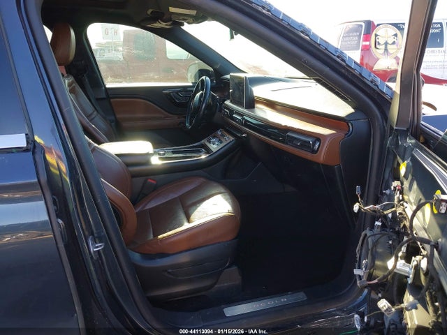 2021 LINCOLN AVIATOR 5LM5J7WC2MGL02604 Photo 4