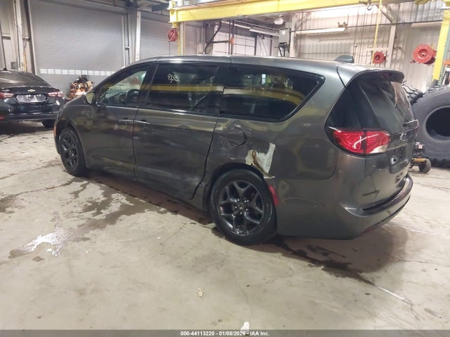 2020 CHRYSLER PACIFICA 2C4RC1FG2LR129179 Photo 2