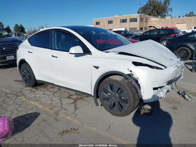 2025 TESLA MODEL Y 7SAYGDED4SF277310 Photo 0