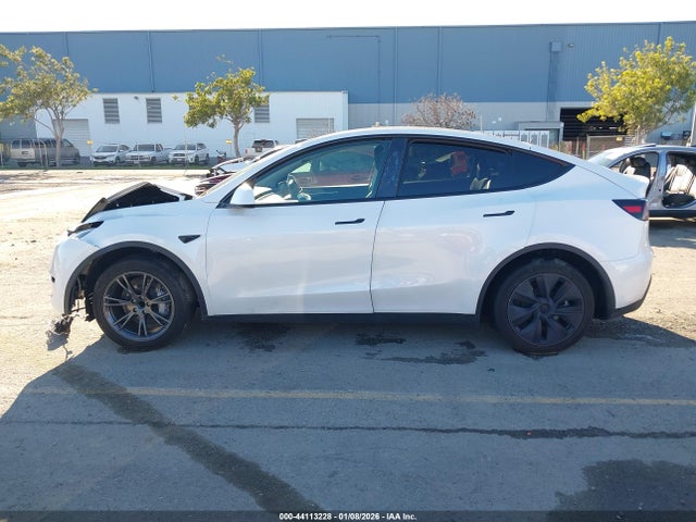 7SAYGDED4SF277310 Tesla Model Y Long Range Dual Motor Rear-wheel Drive