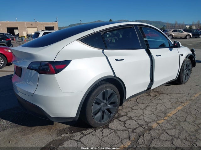 2025 TESLA MODEL Y 7SAYGDED4SF277310 Photo 3