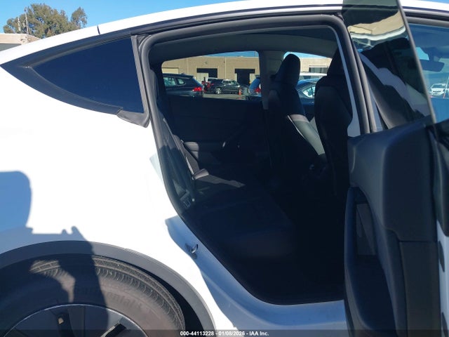 2025 TESLA MODEL Y 7SAYGDED4SF277310 Photo 7