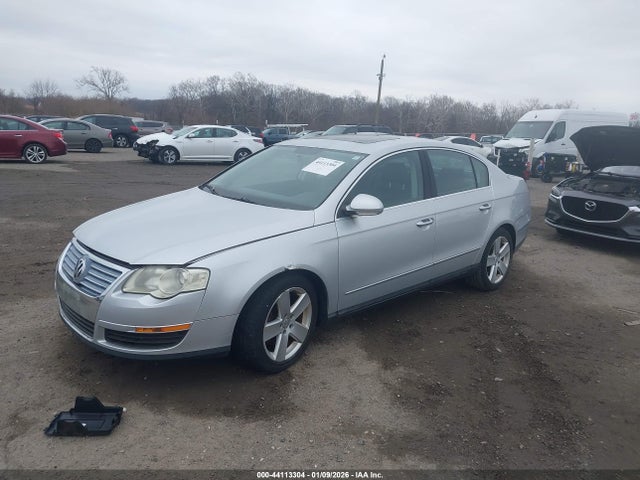 2008 VOLKSWAGEN PASSAT WVWAK73C58P042907 Photo 1