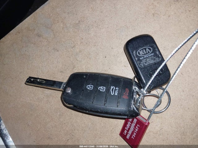 5XXGT4L33LG435861 KIA Optima Lx