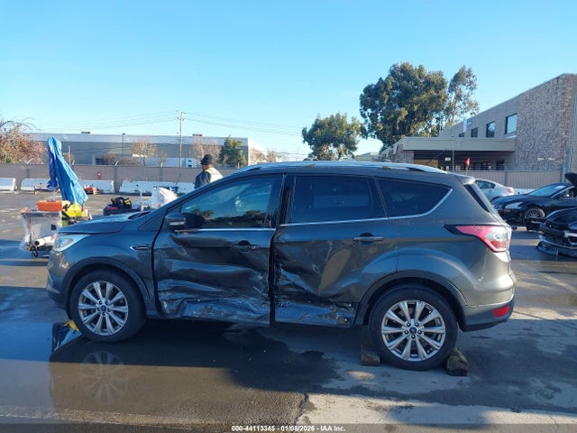 1FMCU0J93HUC88109 Ford Escape Titanium