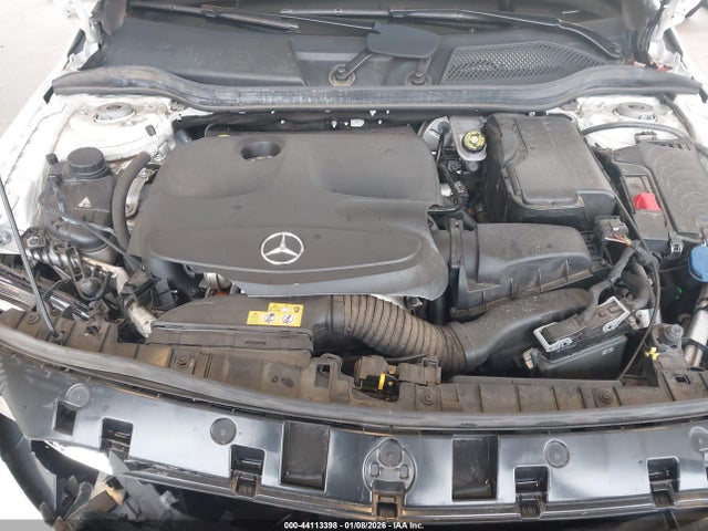 WDCTG4GB2JJ489417 Mercedes-Benz Gla 250 4matic