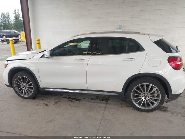 WDCTG4GB2JJ489417 Mercedes-Benz Gla 250 4matic