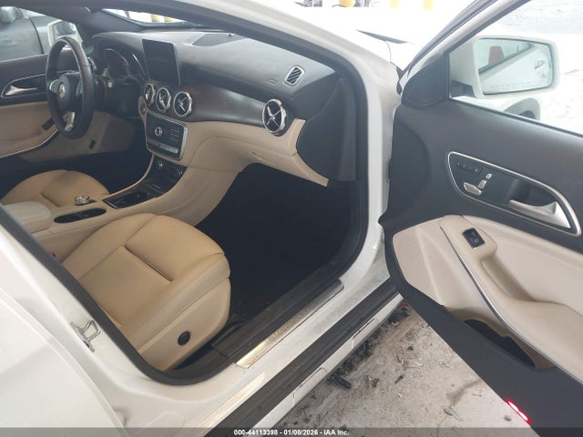 WDCTG4GB2JJ489417 Mercedes-Benz Gla 250 4matic