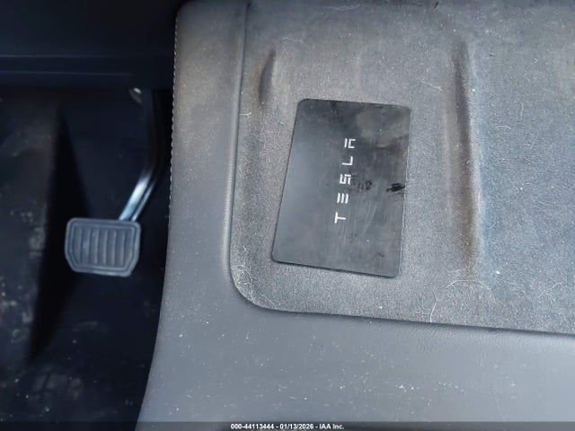 44113444 :رقم المزاد ، 7SAYGDEE3NA020326 vin ، 2022 Tesla Model Y Long Range Dual Motor All-wheel Drive مزاد بيع