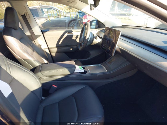 44113444 :رقم المزاد ، 7SAYGDEE3NA020326 vin ، 2022 Tesla Model Y Long Range Dual Motor All-wheel Drive مزاد بيع