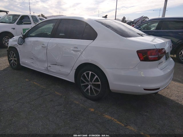3VWDB7AJ7JM231811 Volkswagen Jetta 1.4t Se/1.4t Wolfsburg Edition