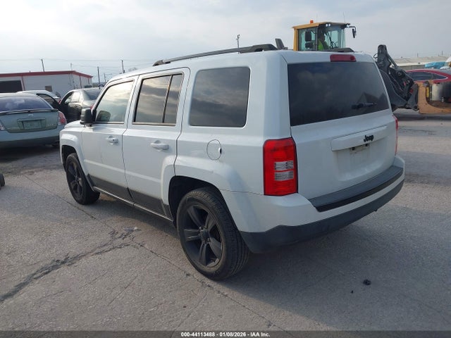 1C4NJPBA8FD402609 Jeep Patriot Altitude Edition