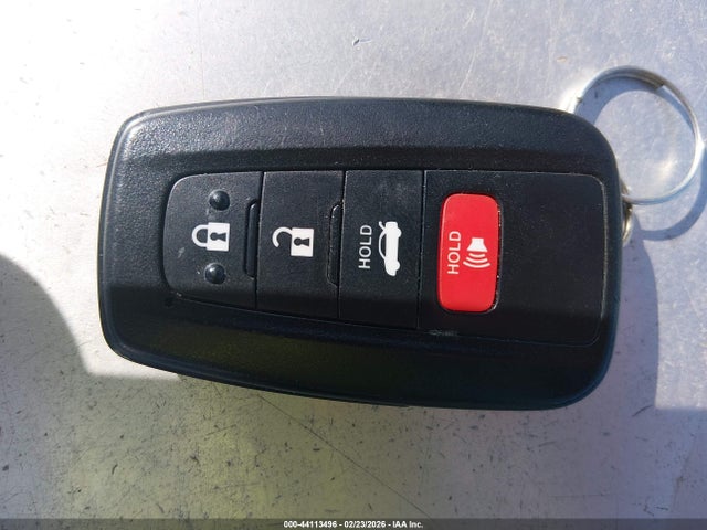 4T1B11HK2JU006518 Toyota CAMRY XLE