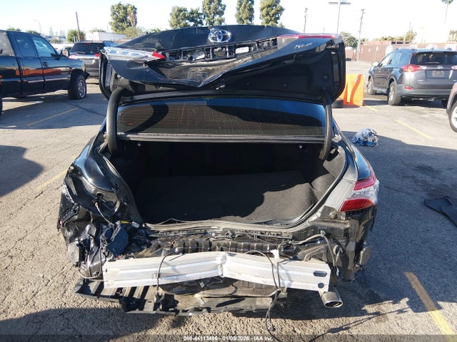 4T1B11HK2JU006518 Toyota CAMRY XLE