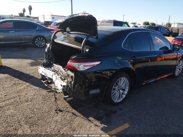 4T1B11HK2JU006518 Toyota CAMRY XLE