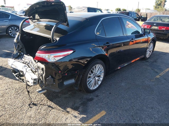 4T1B11HK2JU006518 Toyota CAMRY XLE