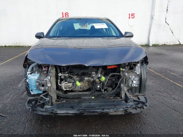 4T1G11AK4NU681597 Toyota CAMRY SE