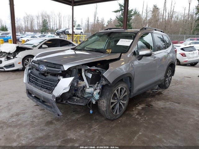 Subaru Forester Limited 2024 JF2SKAKC3RH474699 Image 2