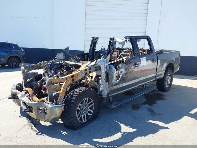 44113656 :رقم المزاد ، 1FT8W3BT2HEC09930 vin ، 2017 Ford F-350 Lariat مزاد بيع
