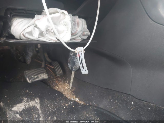 1FADP3F25JL225625 Ford FOCUS SE
