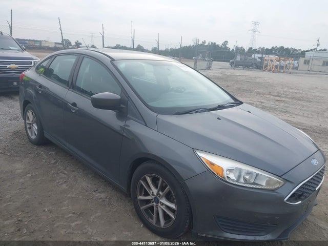 1FADP3F25JL225625 Ford FOCUS SE