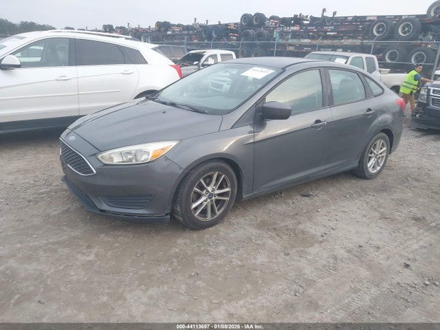 1FADP3F25JL225625 Ford FOCUS SE