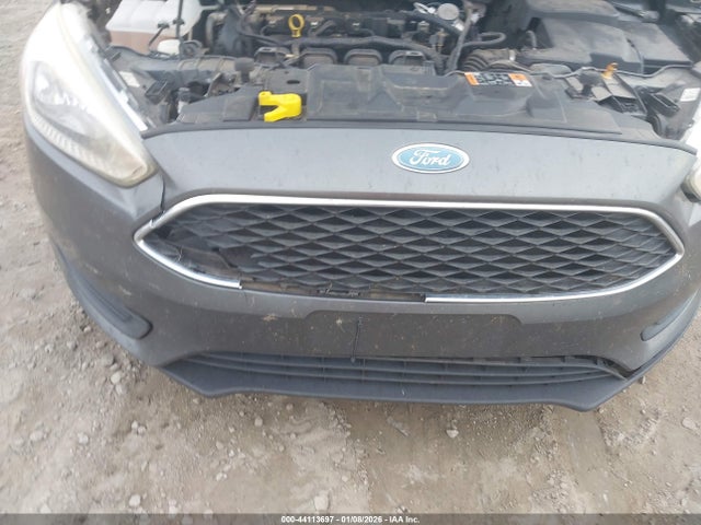 1FADP3F25JL225625 Ford FOCUS SE