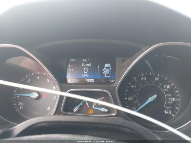 1FADP3F25JL225625 Ford FOCUS SE