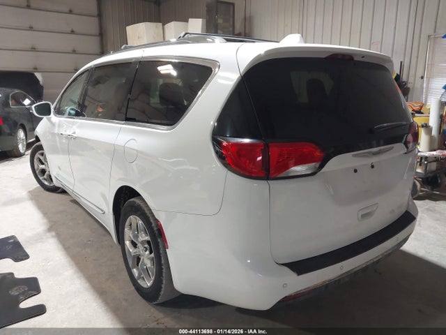 2018 CHRYSLER PACIFICA 2C4RC1GG6JR232746 Photo 2