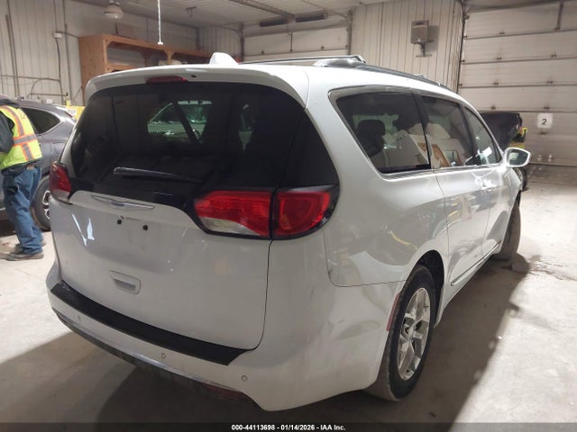 2018 CHRYSLER PACIFICA 2C4RC1GG6JR232746 Photo 3