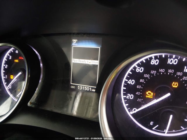 44113721 :رقم المزاد ، 4T1B11HK5JU072092 vin ، 2018 Toyota Camry Le مزاد بيع
