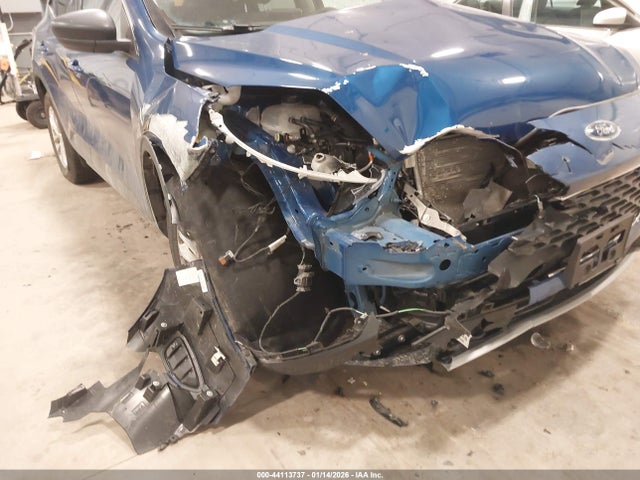 1FMCU9G67NUB32216 Ford ESCAPE SE