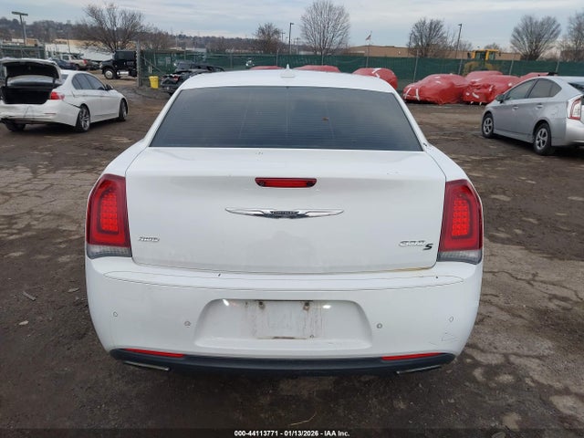 Chrysler 300 300s 2016 2C3CCAGG8GH329231 Image 17