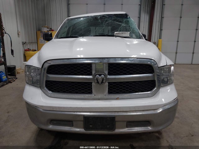 44113800 :رقم المزاد ، 1C6RR7TTXKS609493 vin ، 2019 Ram 1500 Classic Slt  4x4 6'4 Box مزاد بيع