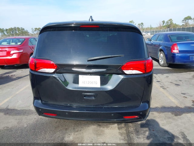 Продажа на аукционе авто 2017 Chrysler Pacifica Touring, vin: 2C4RC1DG3HR507827, номер лота: 44113986