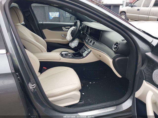 2017 MERCEDES-BENZ E 300 WDDZF4KB5HA206583 Photo 4