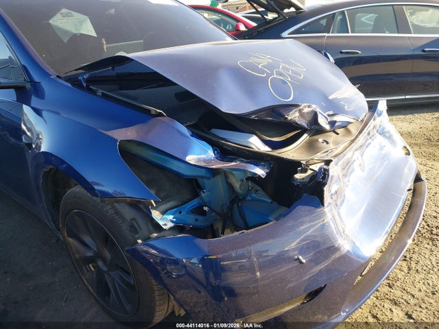 2025 TESLA MODEL Y 7SAYGDEDXSF227916 Photo 5