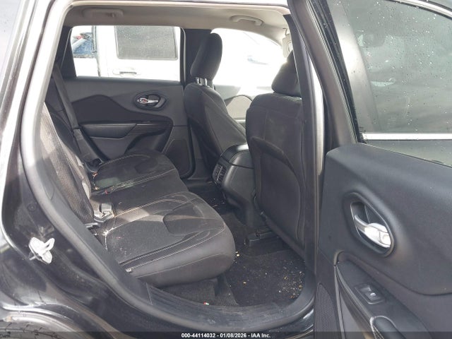 1C4PJLCS1FW612093 Jeep Cherokee Latitude